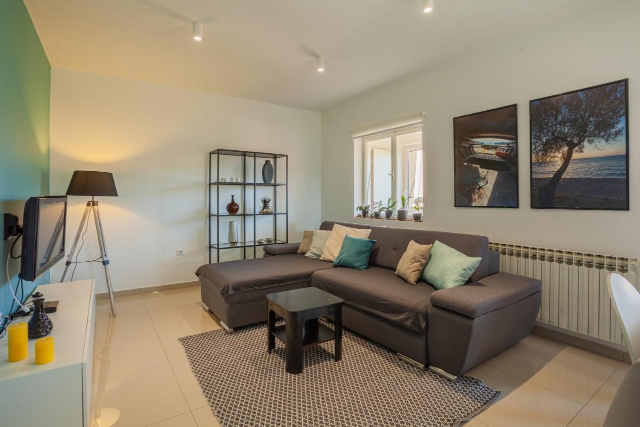 Apartman Petra เซรส ภายนอก รูปภาพ