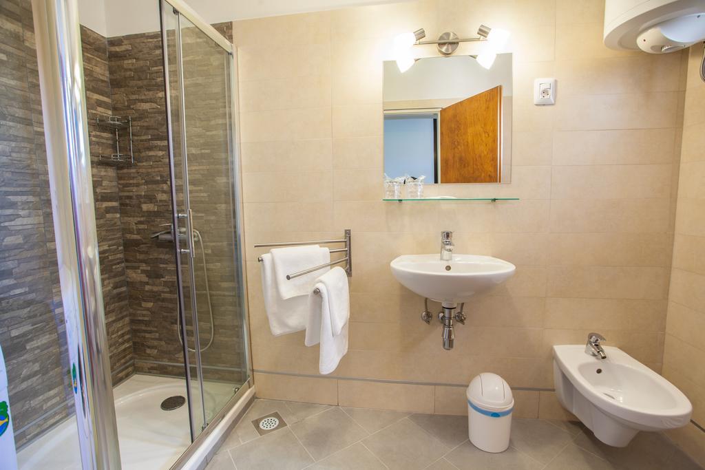 Apartman Petra เซรส ภายนอก รูปภาพ